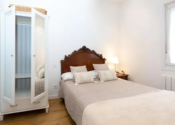 Old Town By Bilbao Living